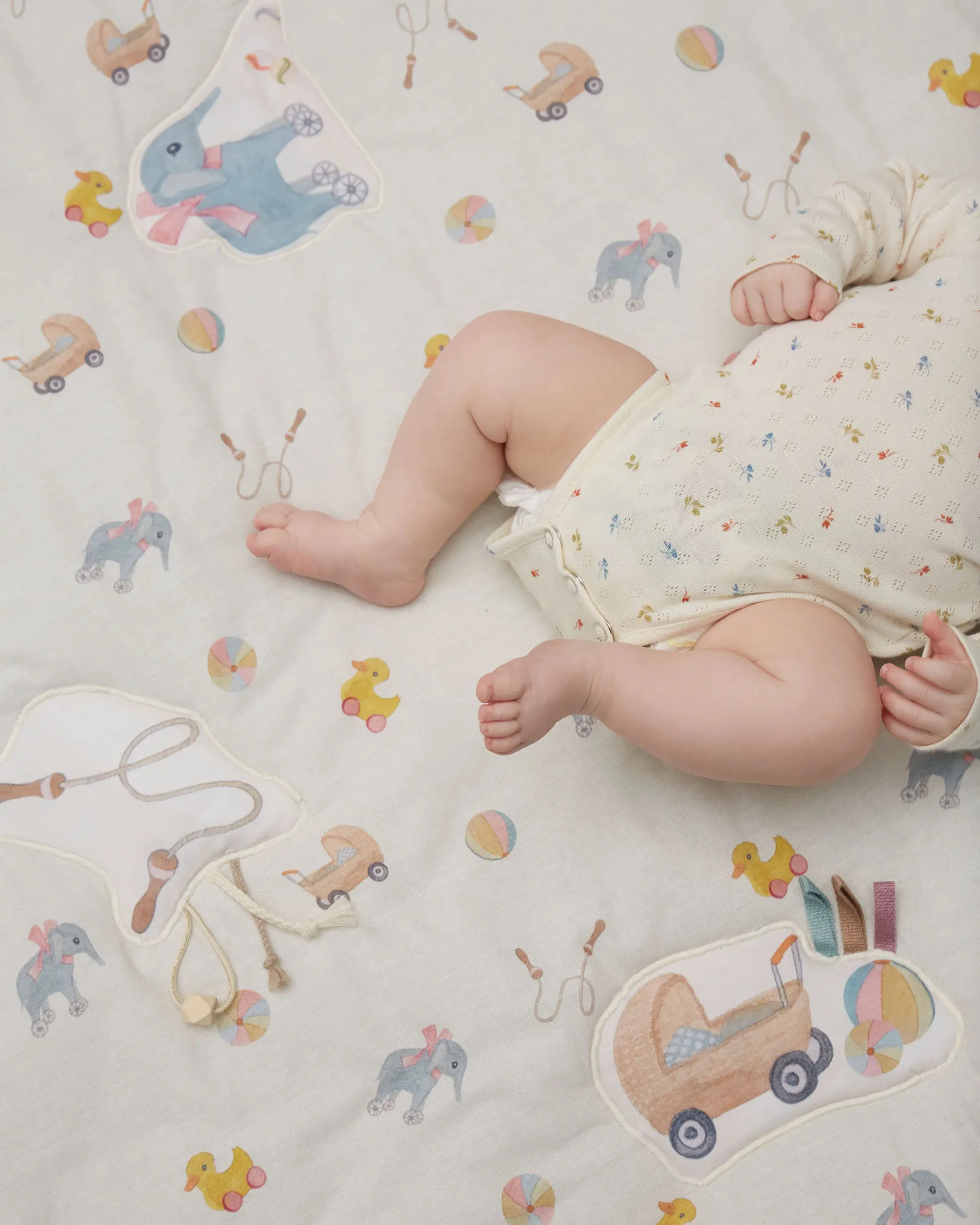 DIY Projekt Nähe Sie es selbst: Activity-Decke für Baby – Knuffels/Speelgoed