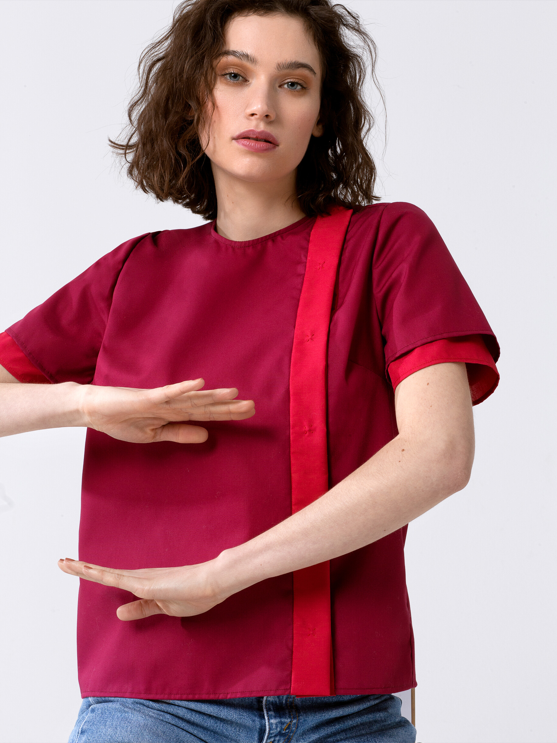 Bluse mit verdeckter Knopfleiste