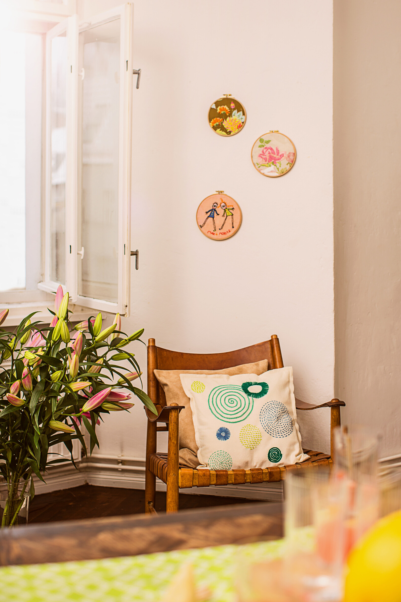 Kissenhülle mit Stickerei – Home Decor