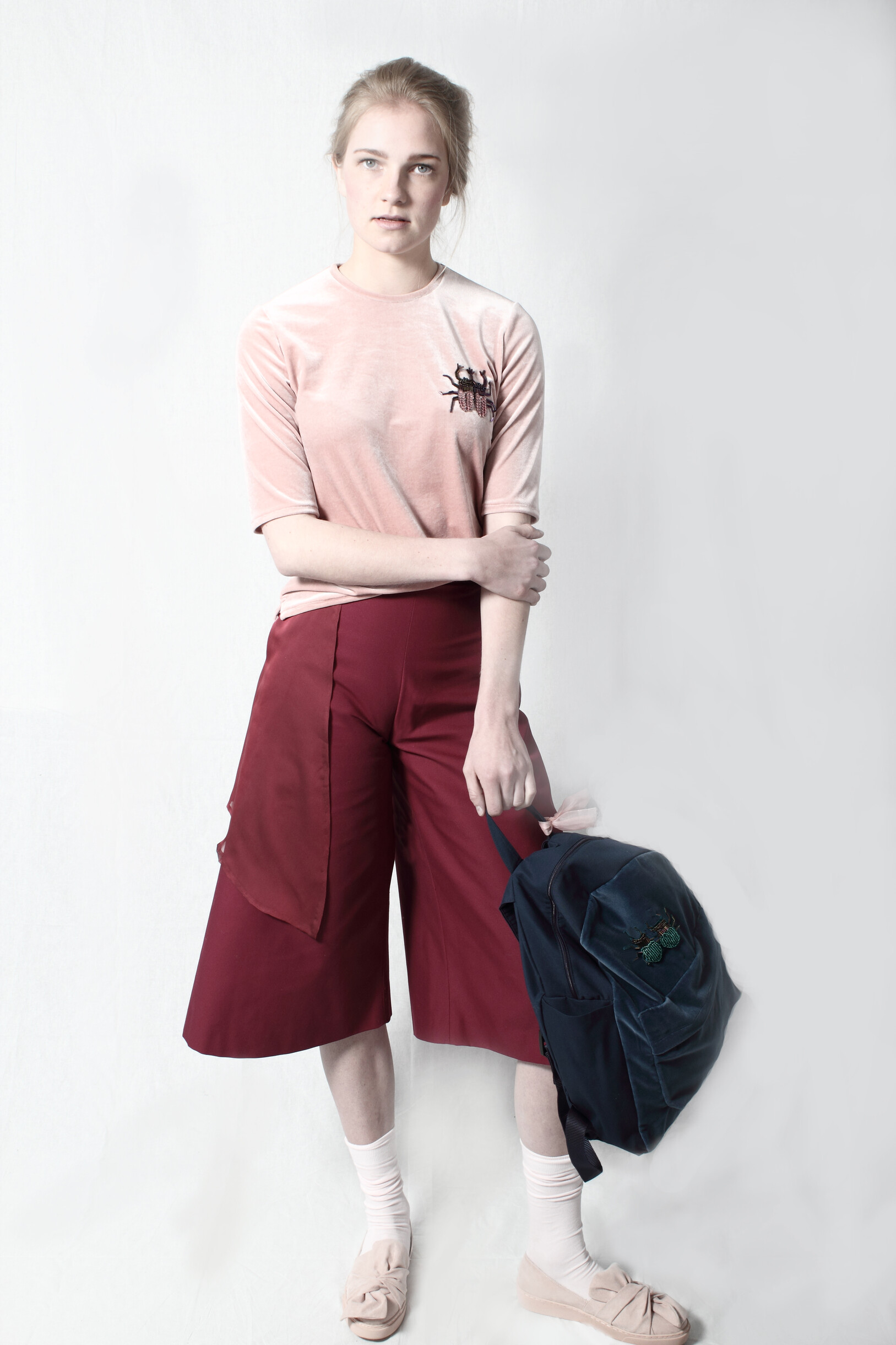 Fluwelen T-shirt met klein borduursel – Tops & Blouses