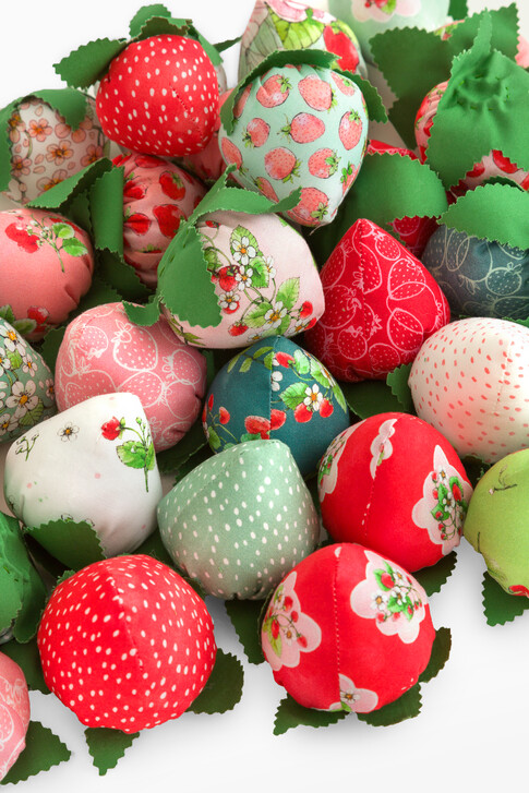 Fabric Strawberries Pattern – Knuffels/Speelgoed