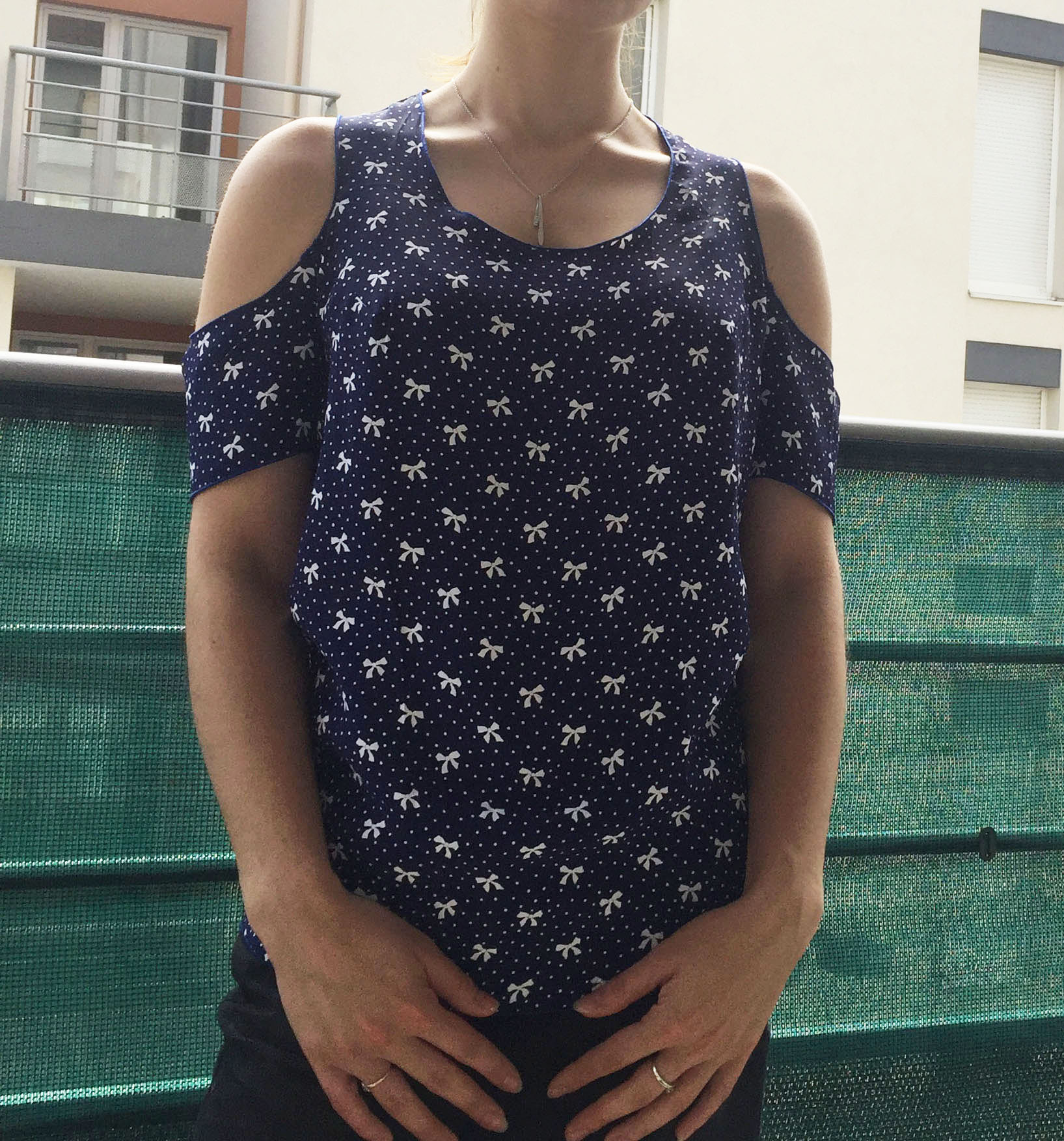 Jadeline vest