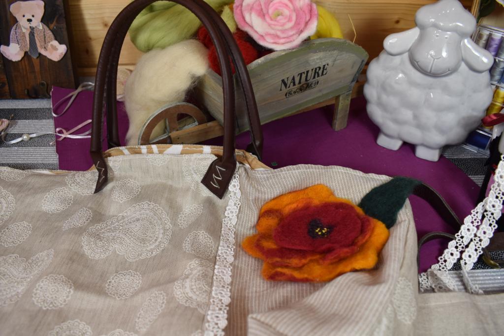 Sac cabas en lin et fleur feutrée