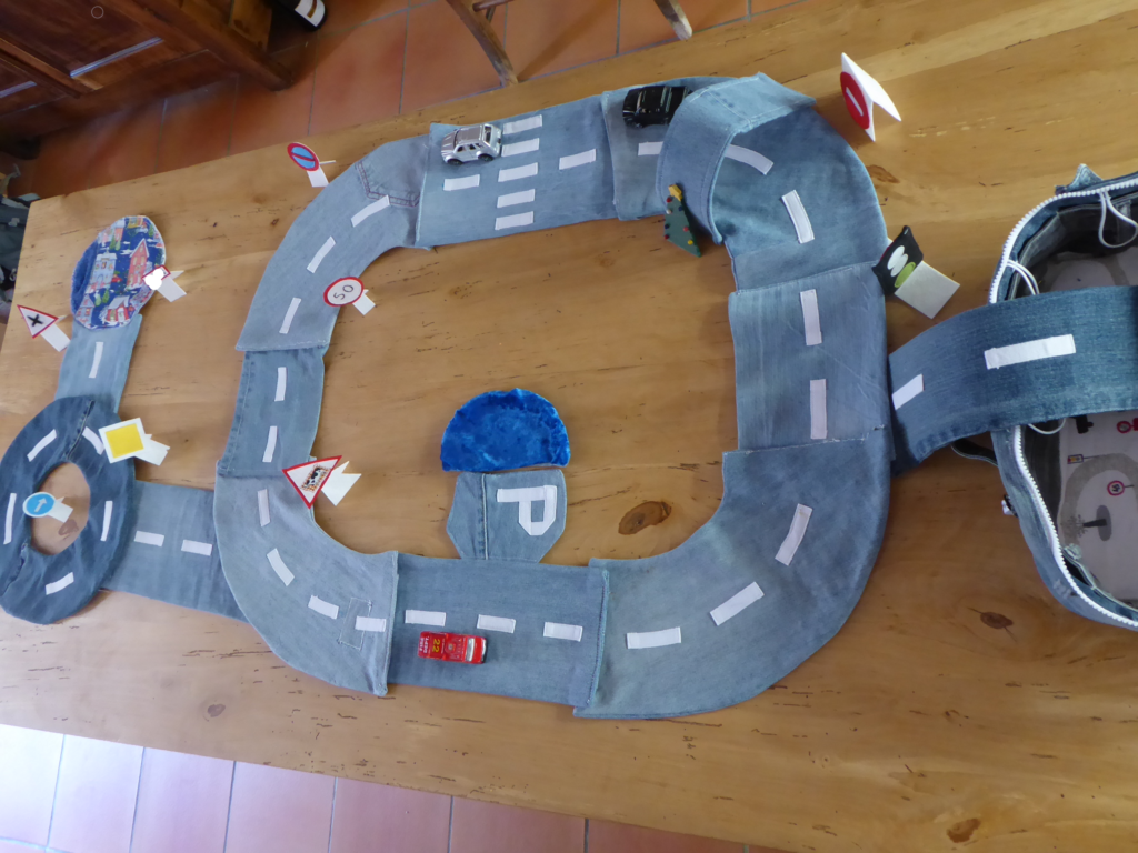 Gerecycled denim racecircuit